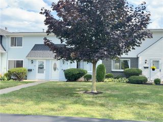 22 Parkview Court, Lancaster, NY 14086
