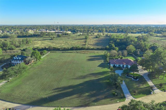 62 Lake Estates Drive, Montgomery, TX 77356