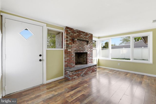 284 N OLDS BLVD, Fairless Hills, PA 19030