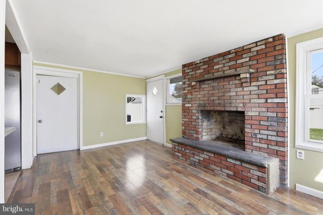 284 N OLDS BLVD, Fairless Hills, PA 19030