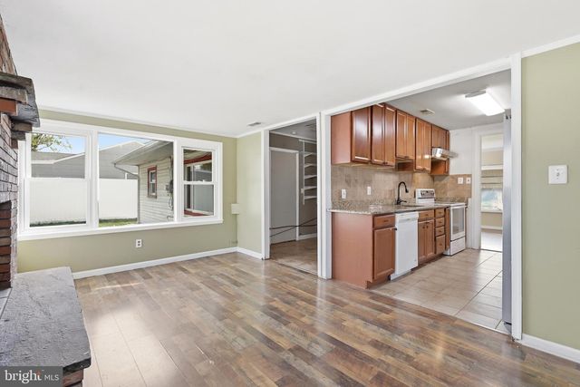 284 N OLDS BLVD, Fairless Hills, PA 19030