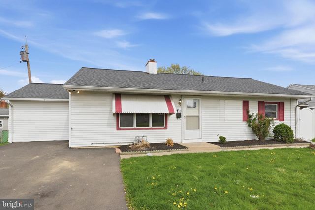 284 N OLDS BLVD, Fairless Hills, PA 19030