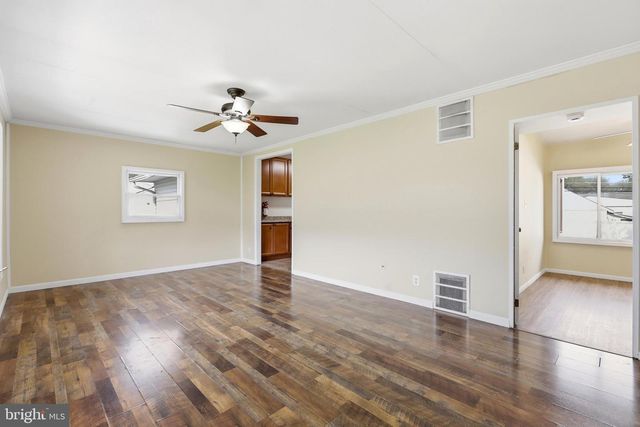 284 N OLDS BLVD, Fairless Hills, PA 19030