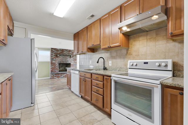 284 N OLDS BLVD, Fairless Hills, PA 19030