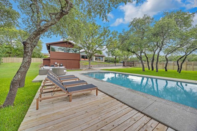 22223 Oban DR, Briarcliff, TX 78669