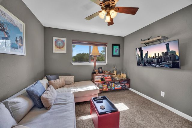 22223 Oban DR, Briarcliff, TX 78669