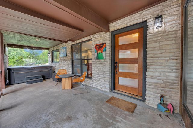 22223 Oban DR, Briarcliff, TX 78669