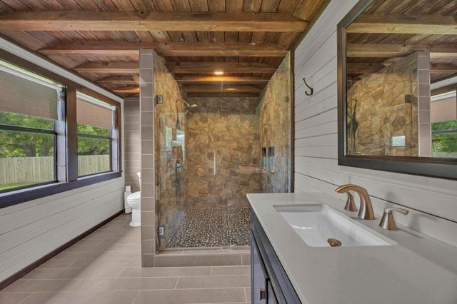 22223 Oban DR, Briarcliff, TX 78669