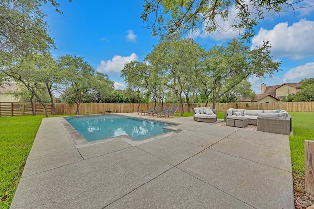 22223 Oban DR, Briarcliff, TX 78669