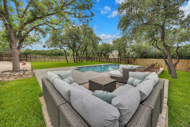 22223 Oban DR, Briarcliff, TX 78669