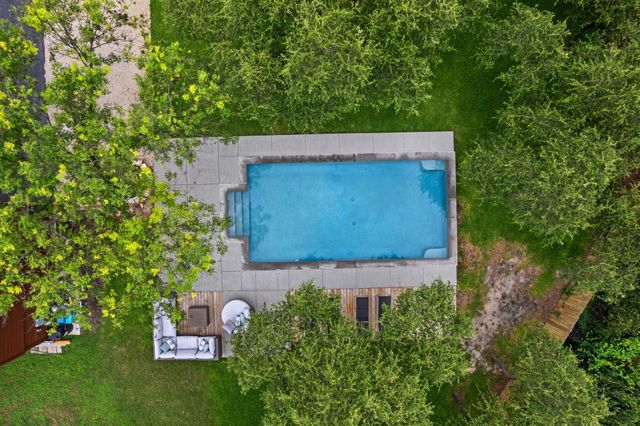 22223 Oban DR, Briarcliff, TX 78669