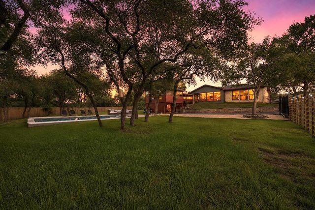 22223 Oban DR, Briarcliff, TX 78669