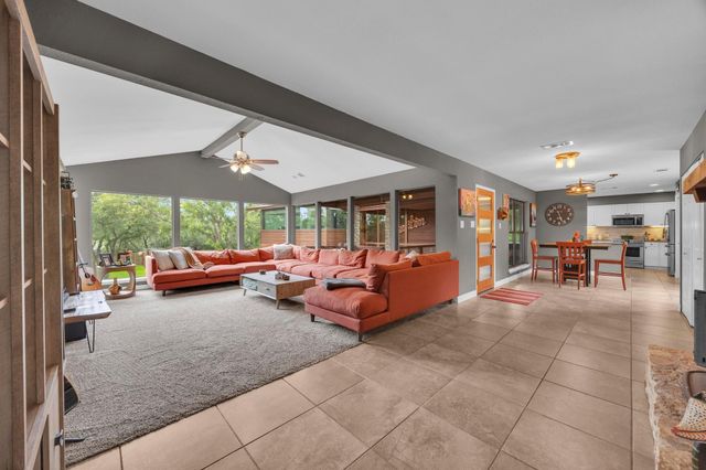 22223 Oban DR, Briarcliff, TX 78669
