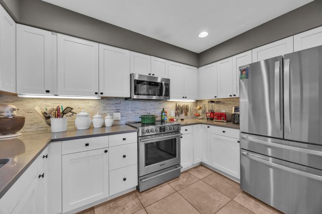 22223 Oban DR, Briarcliff, TX 78669
