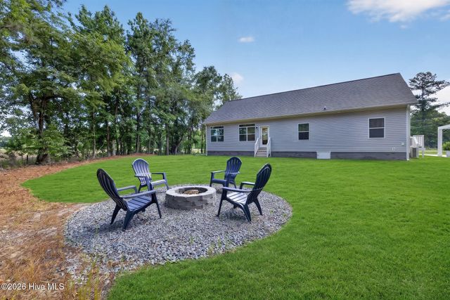 451 Governors Road SE, Winnabow, NC 28479