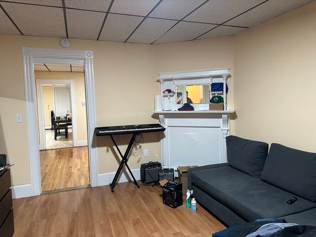 196 Chelsea Street 3, Boston, MA 02128