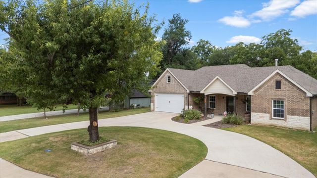 327 Walnut Street, Terrell, TX 75160