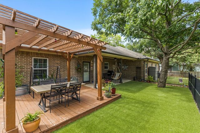 327 Walnut Street, Terrell, TX 75160