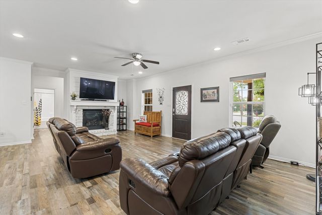 327 Walnut Street, Terrell, TX 75160
