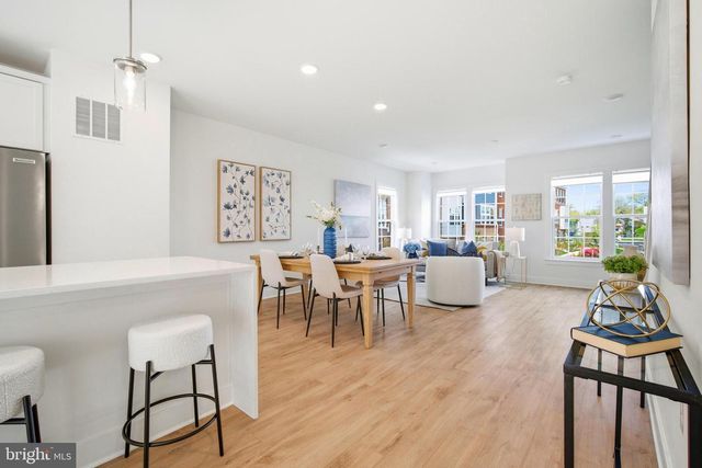 10817 CEDAR AVE, Fairfax, VA 22030