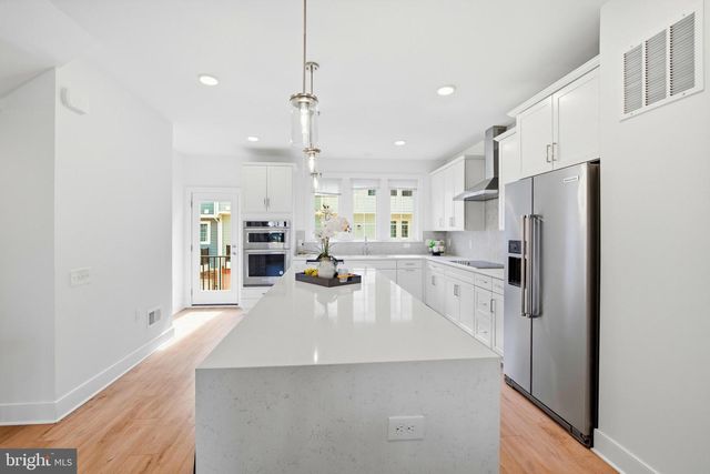 10817 CEDAR AVE, Fairfax, VA 22030