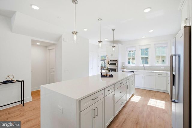 10817 CEDAR AVE, Fairfax, VA 22030