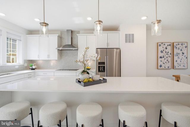 10817 CEDAR AVE, Fairfax, VA 22030