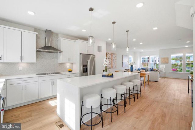 10817 CEDAR AVE, Fairfax, VA 22030