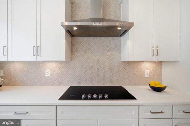 10817 CEDAR AVE, Fairfax, VA 22030