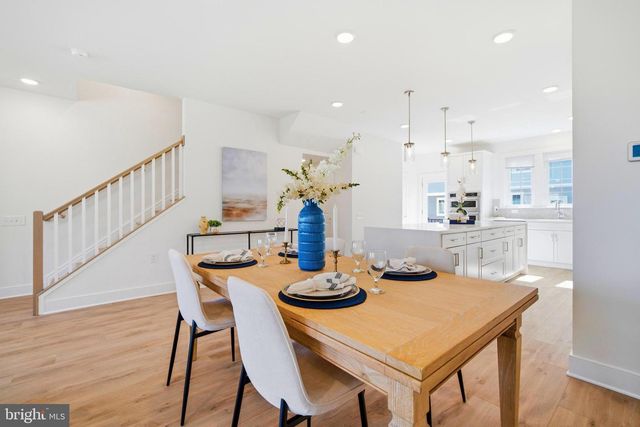 10817 CEDAR AVE, Fairfax, VA 22030