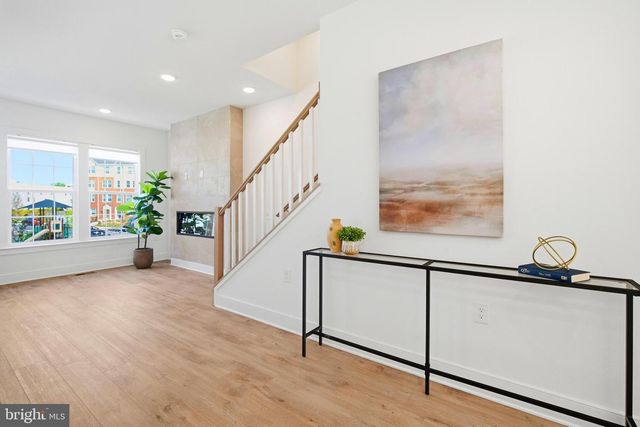 10817 CEDAR AVE, Fairfax, VA 22030