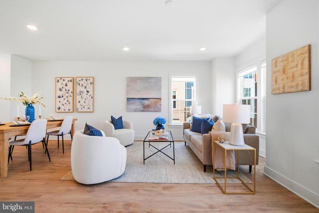 10817 CEDAR AVE, Fairfax, VA 22030