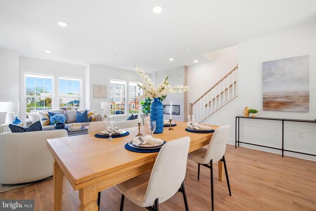 10817 CEDAR AVE, Fairfax, VA 22030