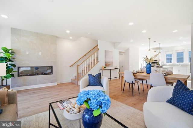 10817 CEDAR AVE, Fairfax, VA 22030
