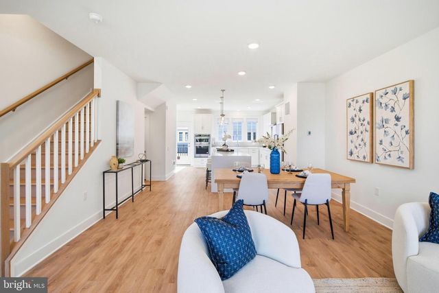 10817 CEDAR AVE, Fairfax, VA 22030