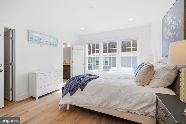 10817 CEDAR AVE, Fairfax, VA 22030
