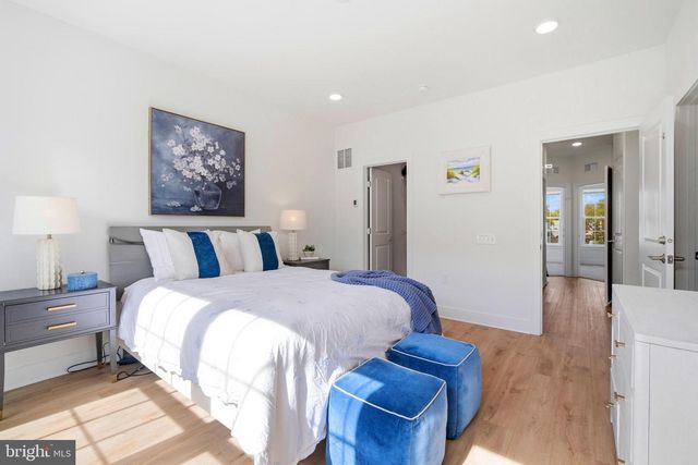 10817 CEDAR AVE, Fairfax, VA 22030