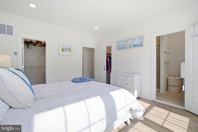 10817 CEDAR AVE, Fairfax, VA 22030