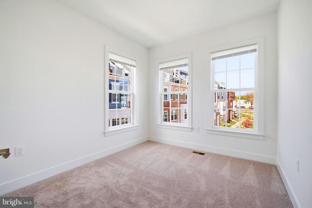 10817 CEDAR AVE, Fairfax, VA 22030