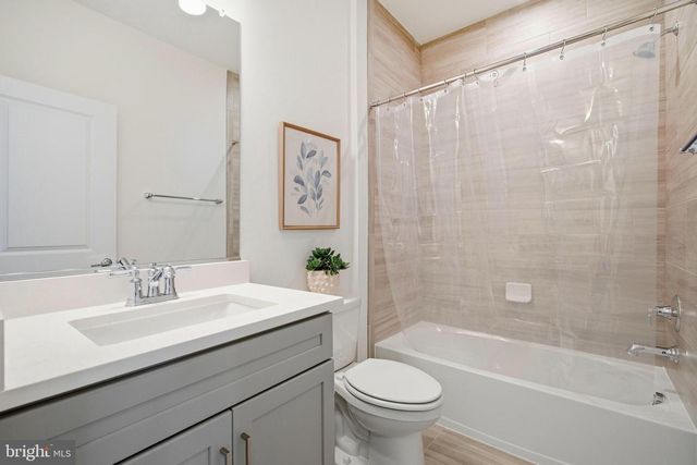 10817 CEDAR AVE, Fairfax, VA 22030