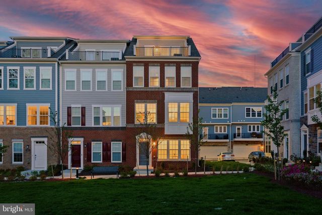 10817 CEDAR AVE, Fairfax, VA 22030