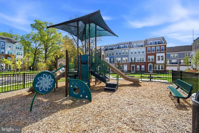 10817 CEDAR AVE, Fairfax, VA 22030