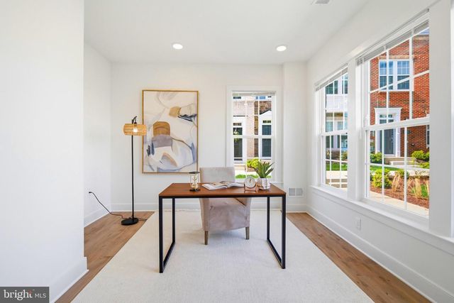 10817 CEDAR AVE, Fairfax, VA 22030