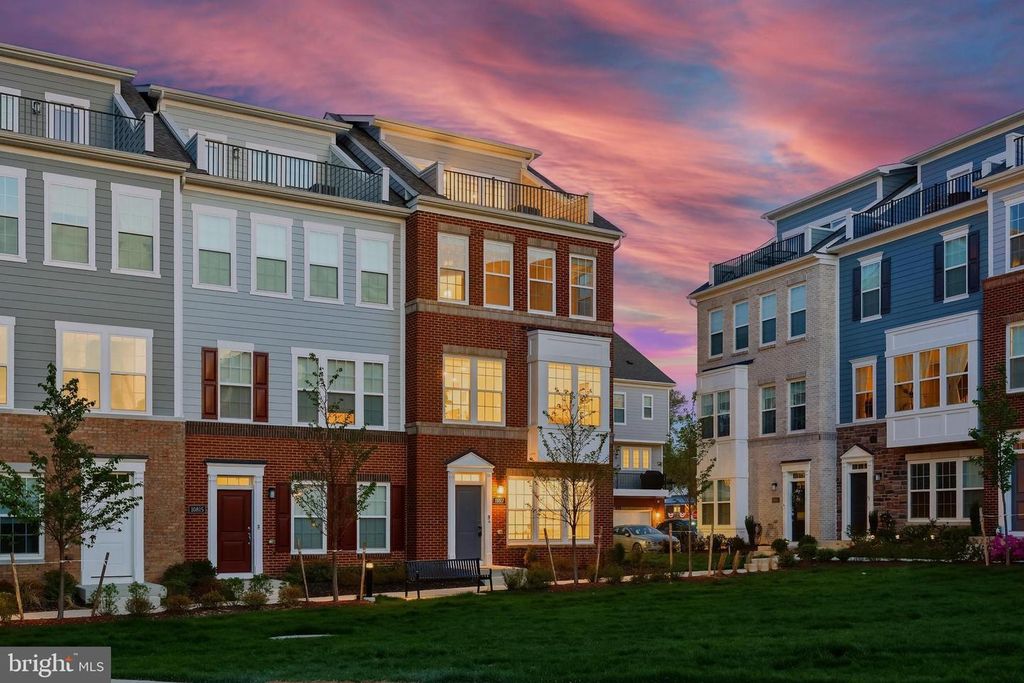 10817 CEDAR AVE, Fairfax, VA 22030
