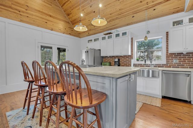 272 Briar Loop Road, Deatsville, AL 36022