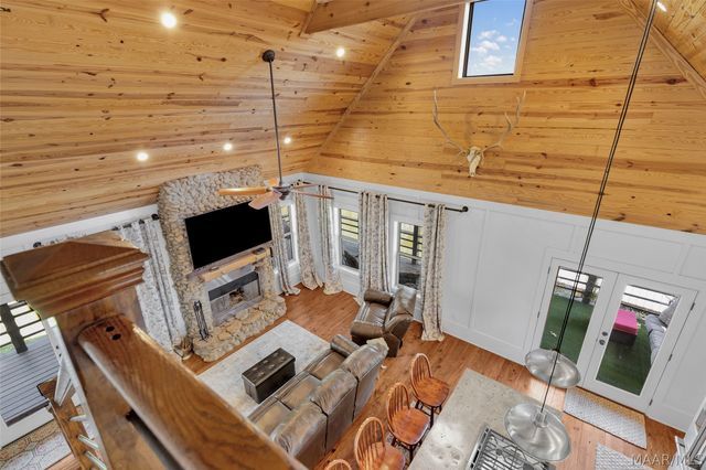 272 Briar Loop Road, Deatsville, AL 36022