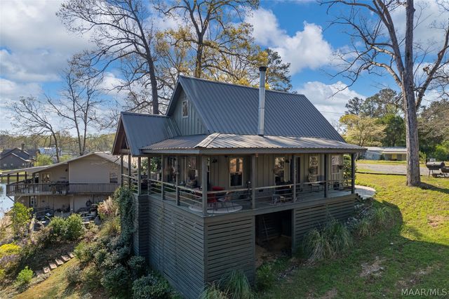 272 Briar Loop Road, Deatsville, AL 36022