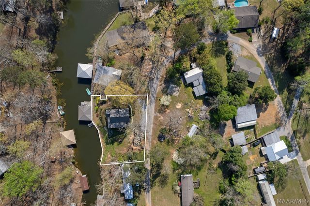 272 Briar Loop Road, Deatsville, AL 36022