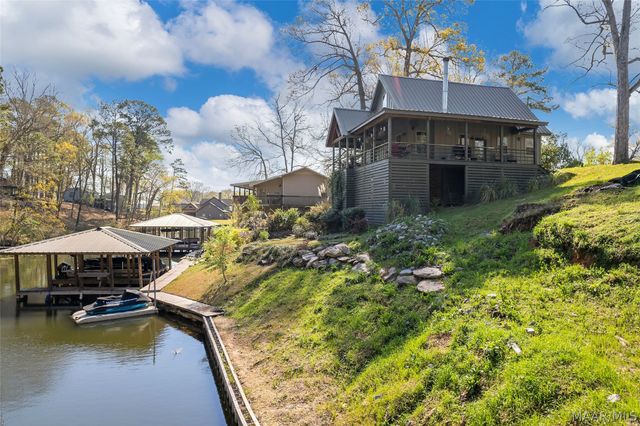 272 Briar Loop Road, Deatsville, AL 36022