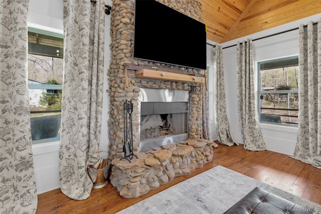 272 Briar Loop Road, Deatsville, AL 36022
